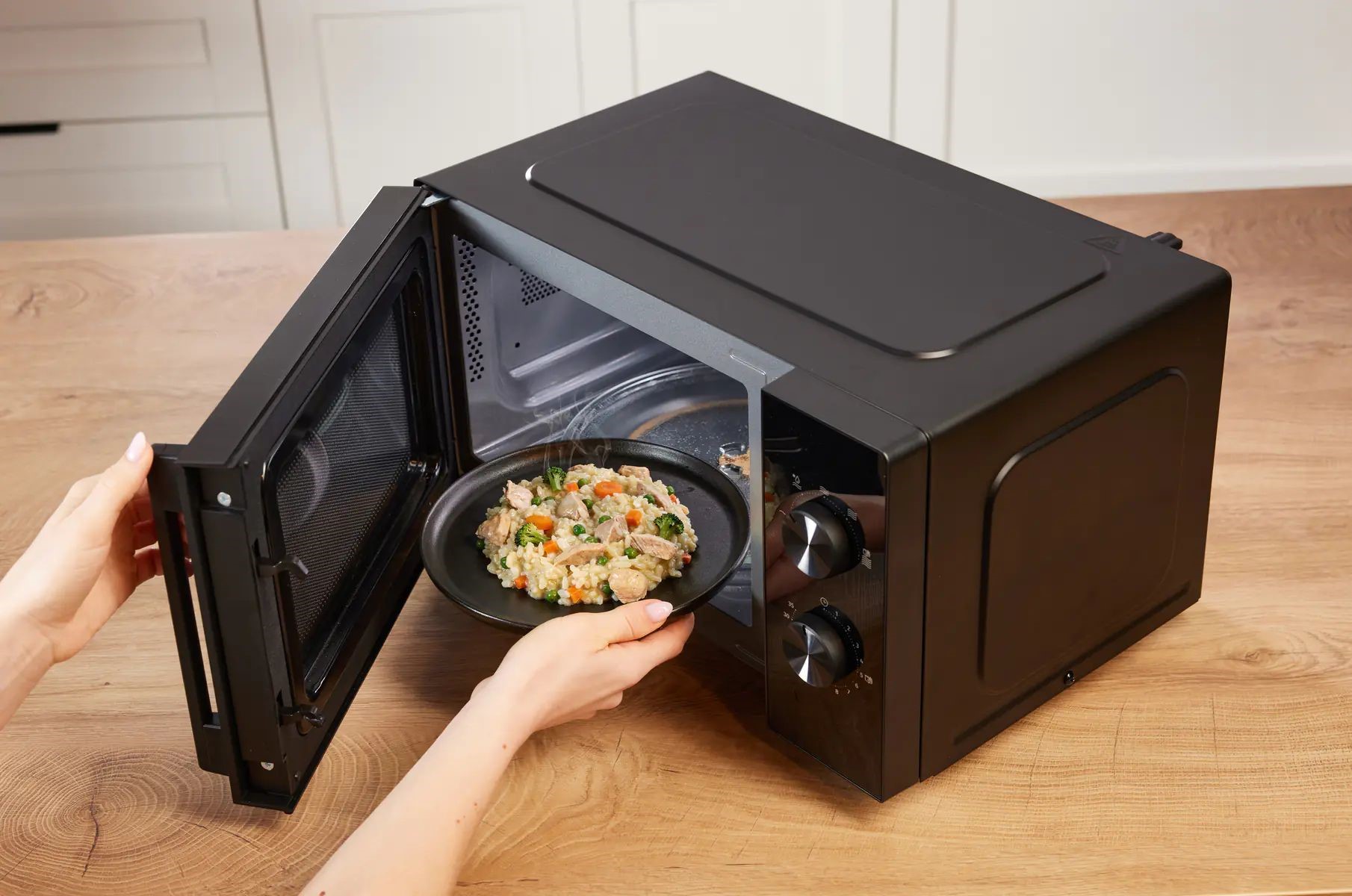 Мікрохвильова піч GORENJE MO20E1B5 · 5