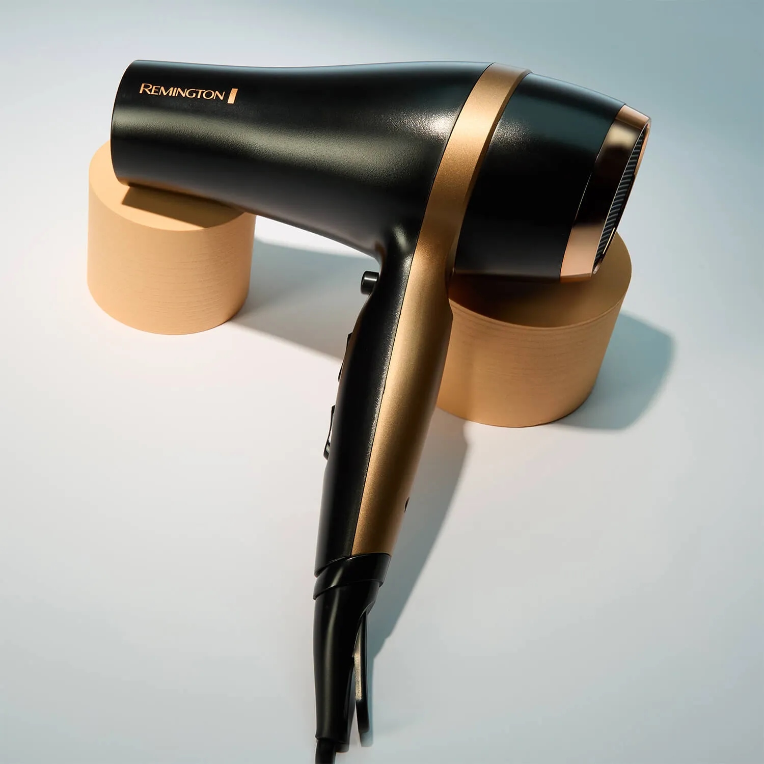 Фен REMINGTON D6960GP · 5