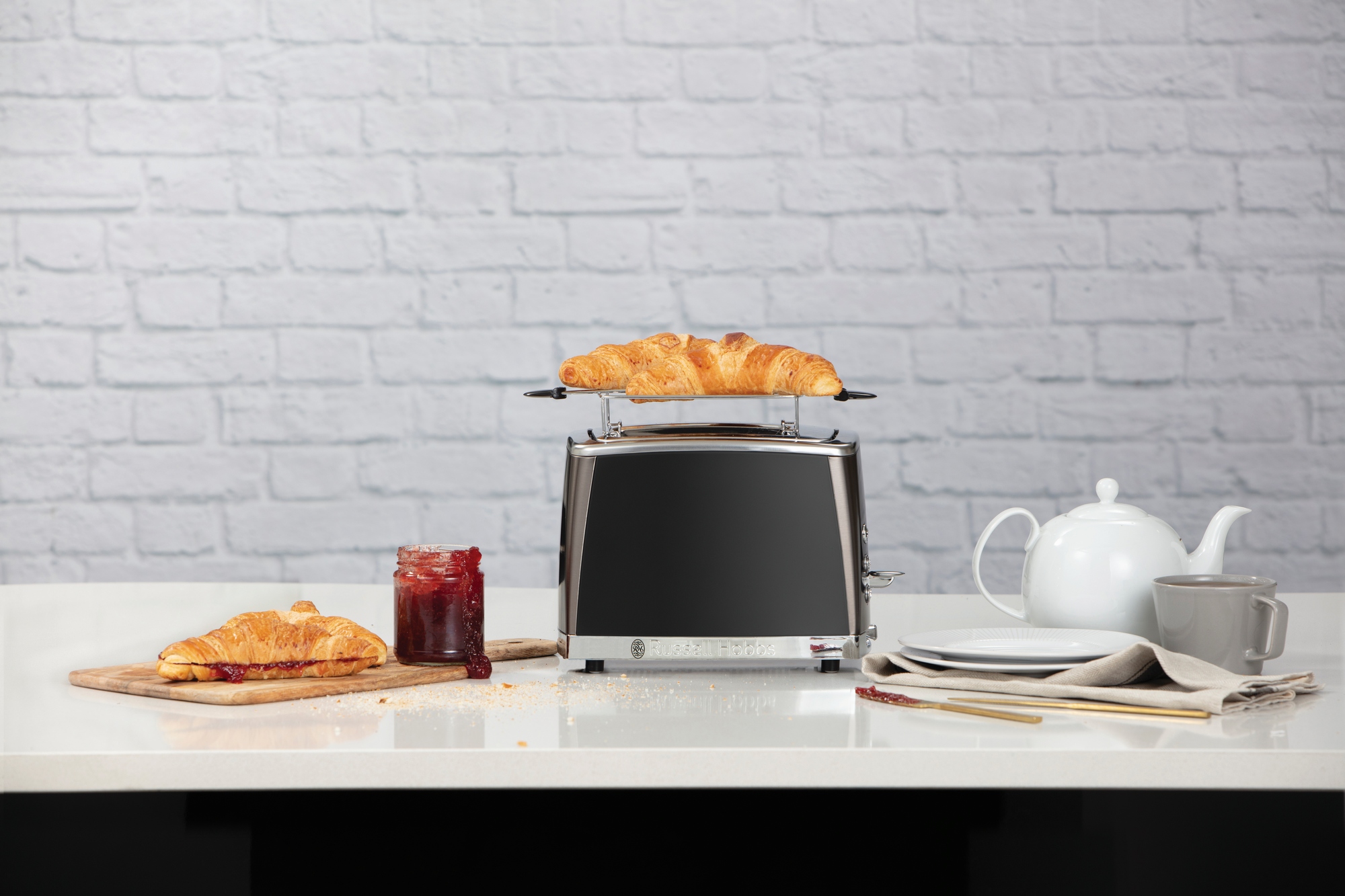 Тостер RUSSELL HOBBS 26150-56 2 Slice Toaster Matte Black · 6