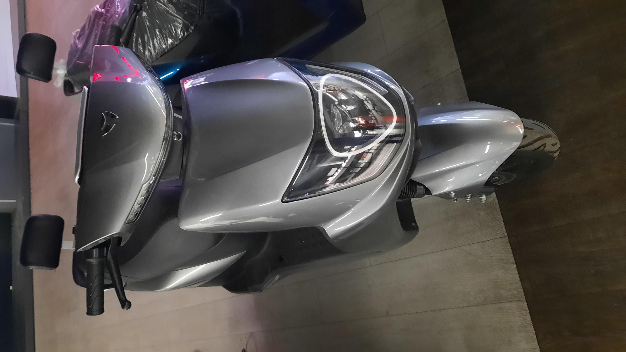 УЦЕНКА! Электроскутер YADEA T7 Silver (2009864702837) в Киеве